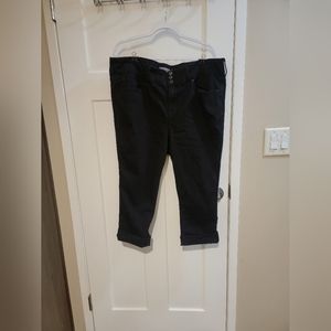 Torrid High Rise Cropped Black Jegging 22